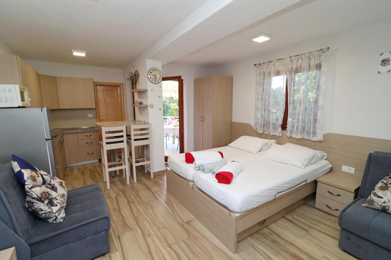 Seaside Hrkac Apartman *